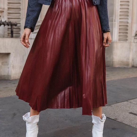 Wine vegan leather pleated accordion midi SKIRT - Picture 5 of 5